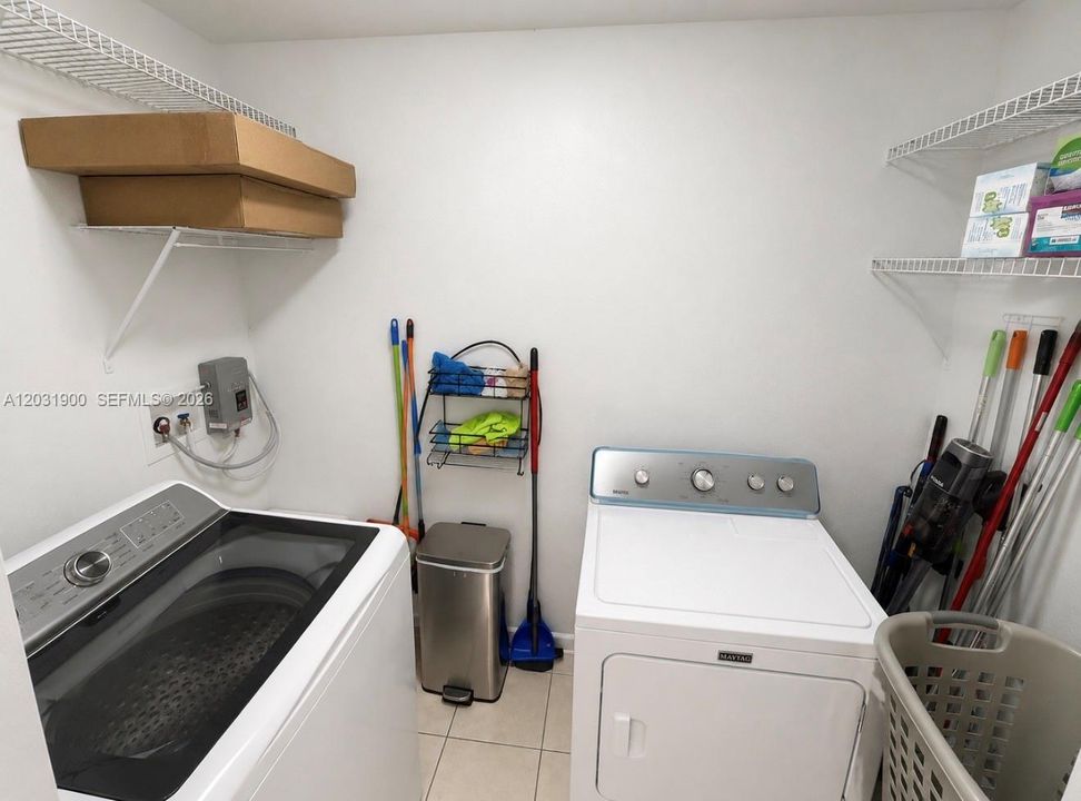 En Venta: $275,000 (2 camas, 1 baños, 952 Pies cuadrados)