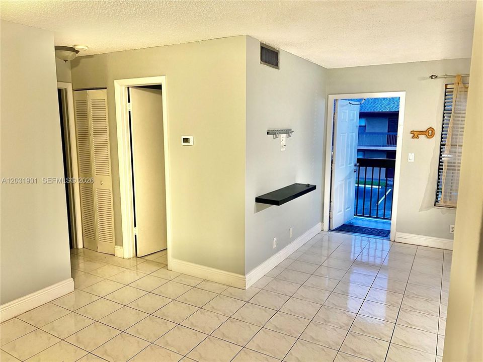 Living room/Dining room