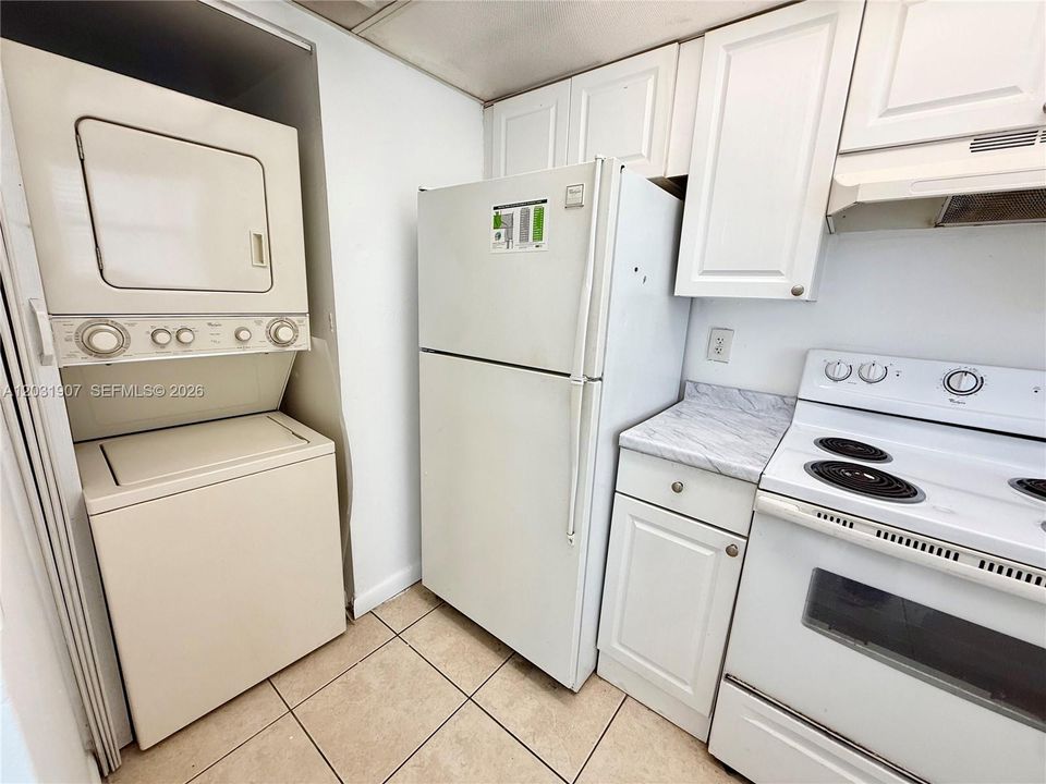 For Rent: $1,700 (2 beds, 1 baths, 1020 Square Feet)