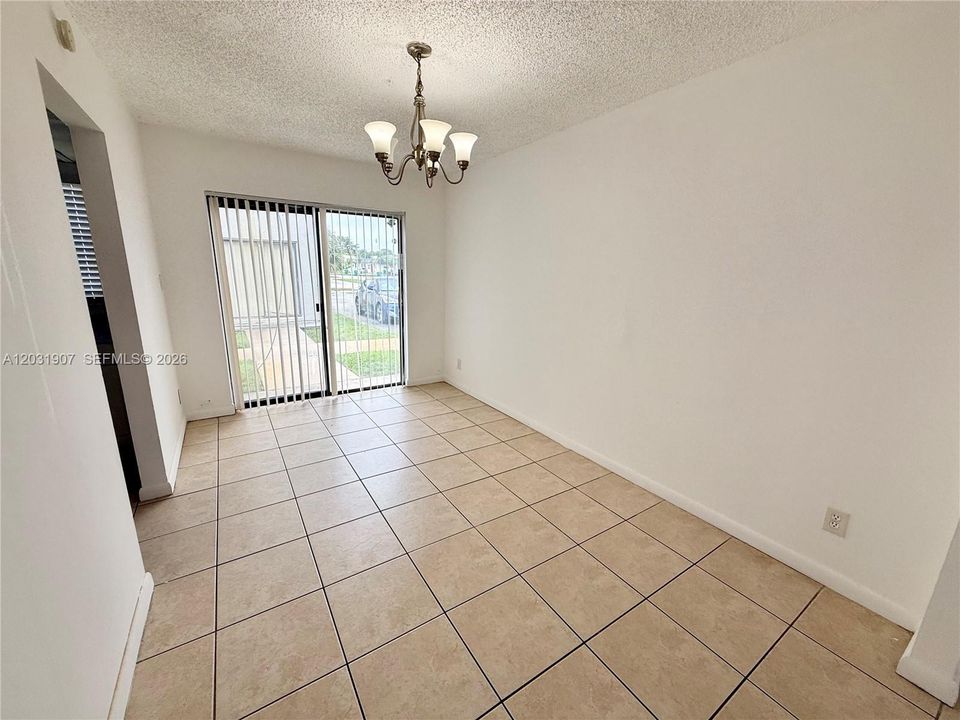 For Rent: $1,700 (2 beds, 1 baths, 1020 Square Feet)
