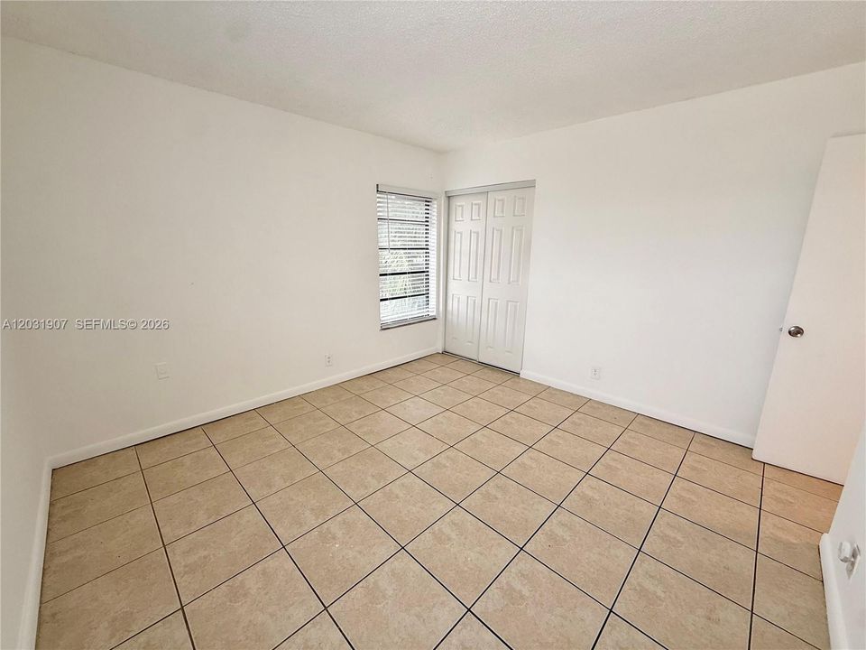 For Rent: $1,700 (2 beds, 1 baths, 1020 Square Feet)