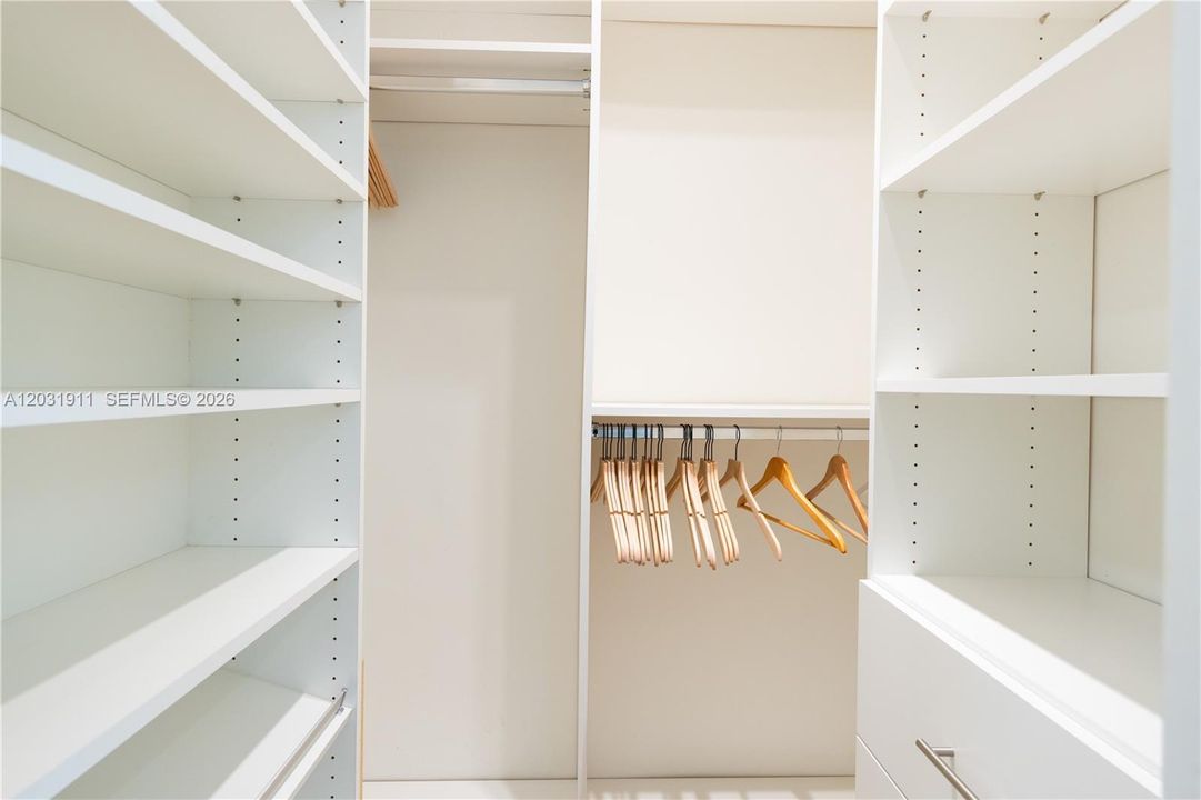 En Renta: $12,000 (3 camas, 3 baños, 1706 Pies cuadrados)