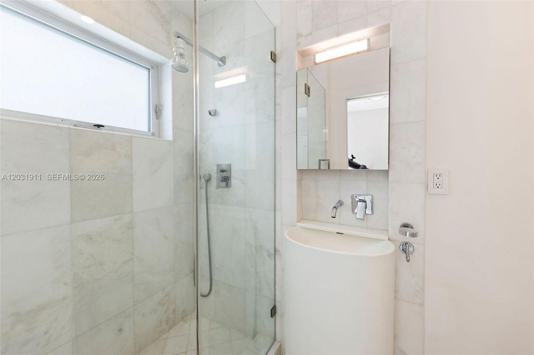 En Renta: $12,000 (3 camas, 3 baños, 1706 Pies cuadrados)