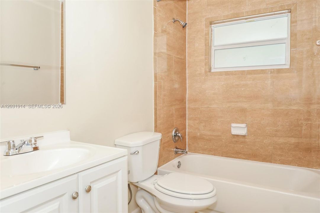 For Rent: $2,550 (2 beds, 1 baths, 896 Square Feet)