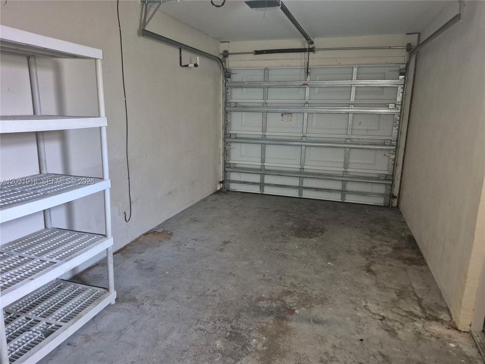 For Rent: $3,500 (2 beds, 2 baths, 1080 Square Feet)
