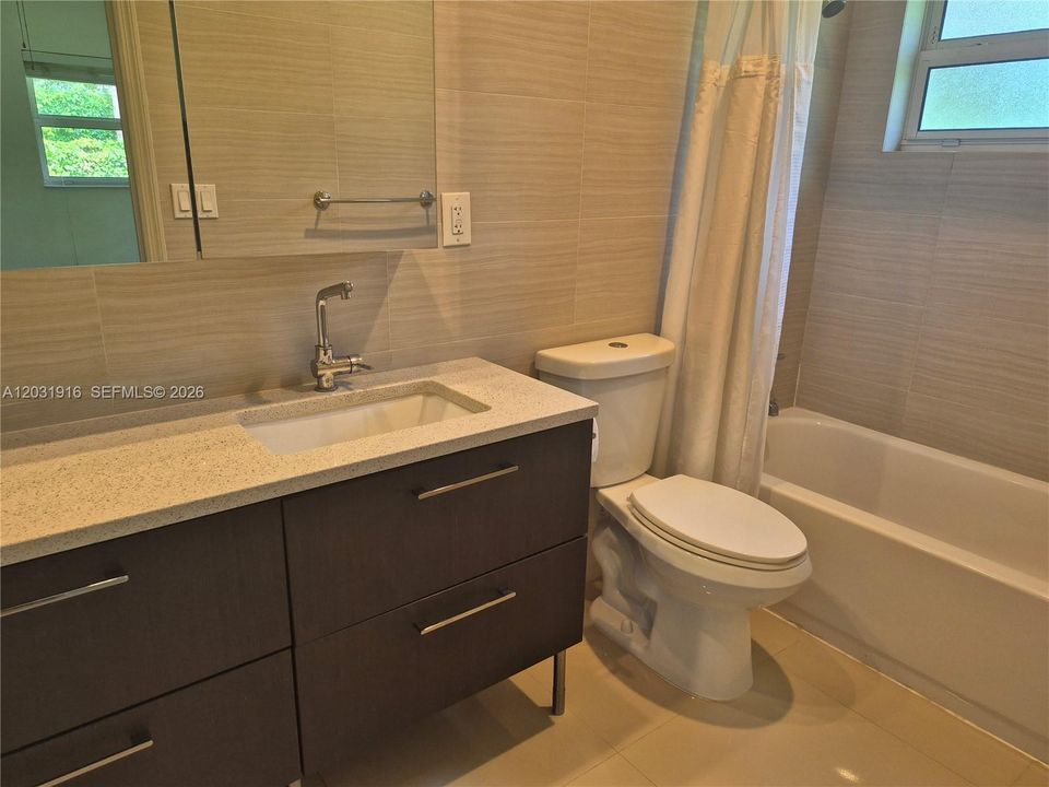 For Rent: $3,500 (2 beds, 2 baths, 1080 Square Feet)