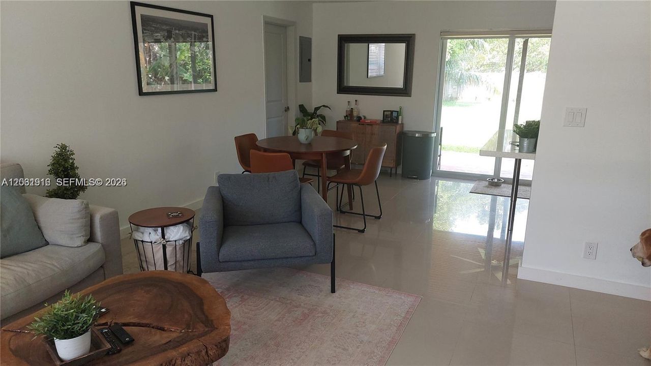 For Rent: $3,500 (2 beds, 2 baths, 1080 Square Feet)