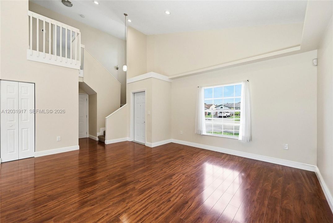 En Venta: $485,000 (3 camas, 2 baños, 1277 Pies cuadrados)