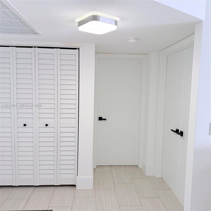 Activo con contrato: $2,300 (2 camas, 2 baños, 974 Pies cuadrados)