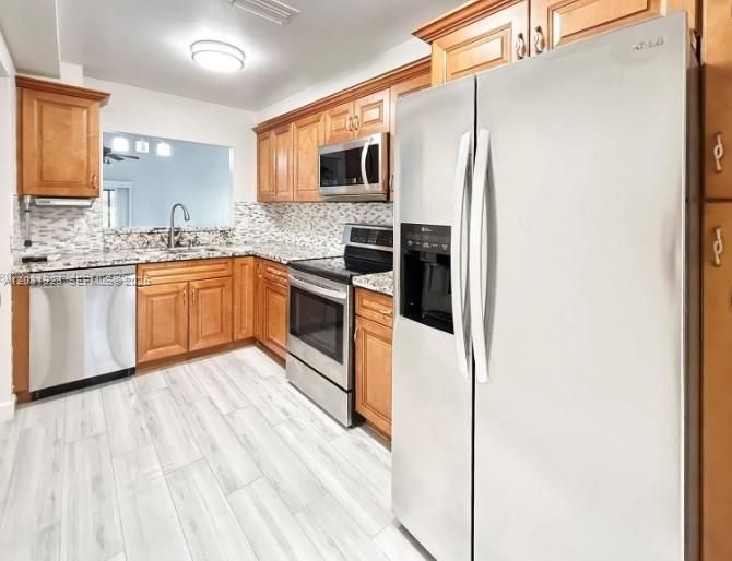 For Sale: $330,000 (2 beds, 2 baths, 1326 Square Feet)
