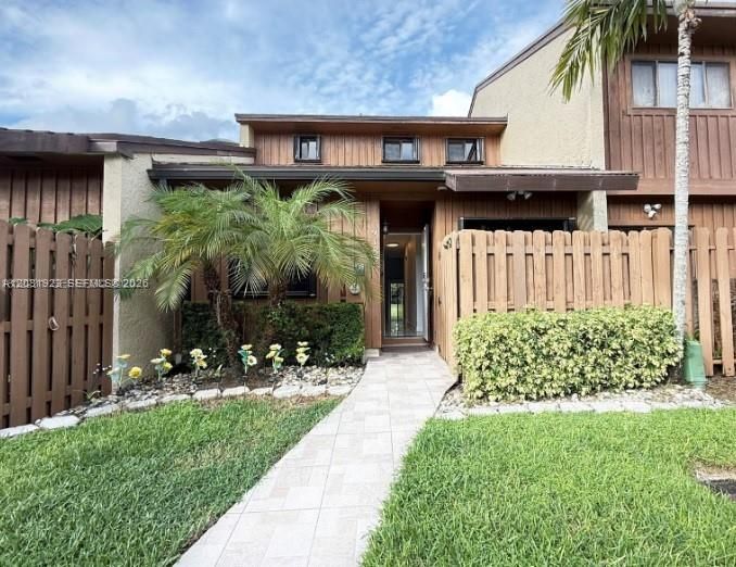 For Sale: $330,000 (2 beds, 2 baths, 1326 Square Feet)