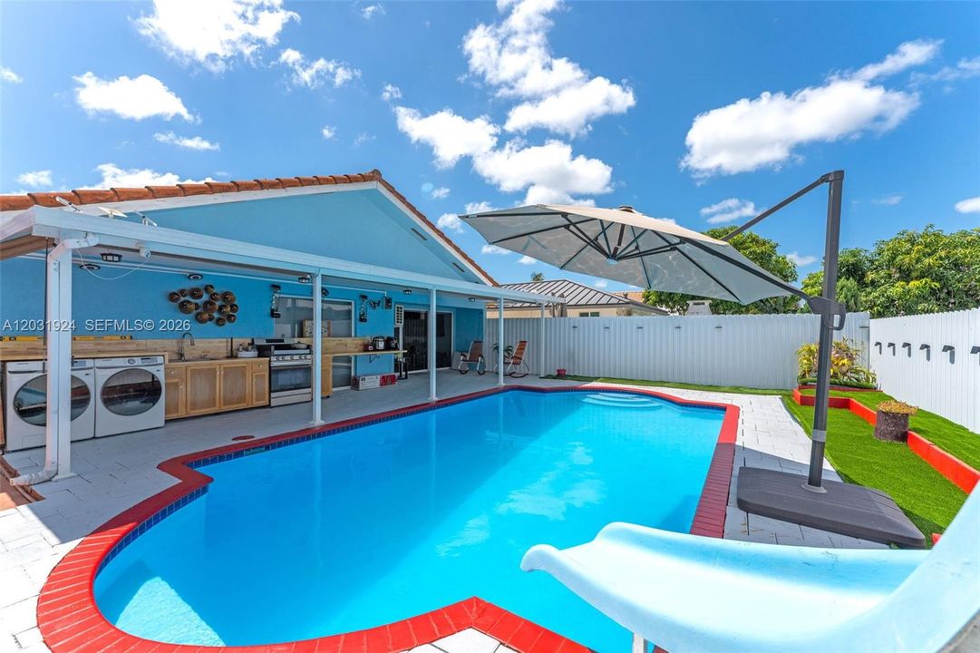 For Sale: $640,000 (3 beds, 2 baths, 1343 Square Feet)