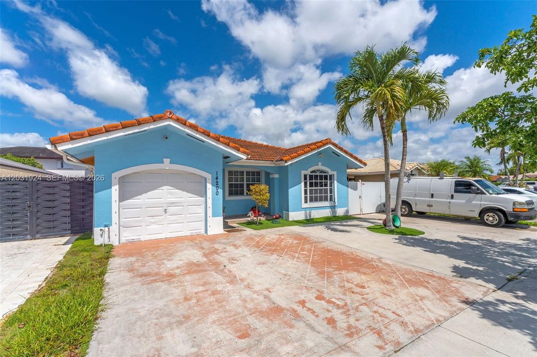 For Sale: $640,000 (3 beds, 2 baths, 1343 Square Feet)