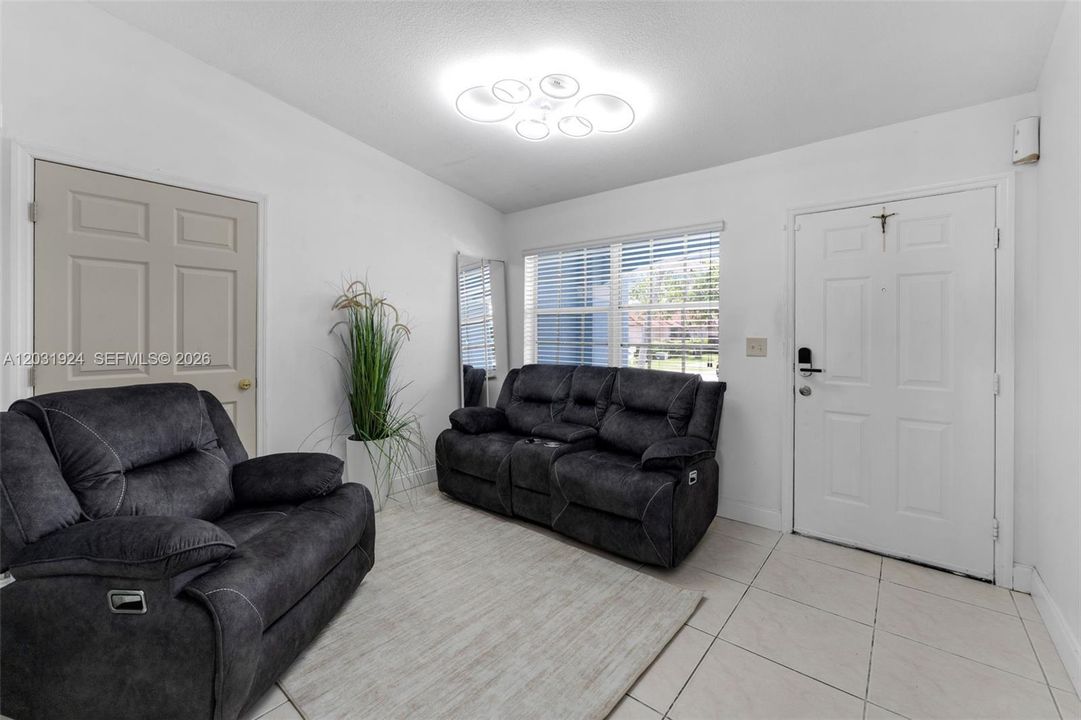 For Sale: $640,000 (3 beds, 2 baths, 1343 Square Feet)