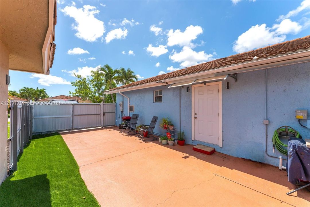 For Sale: $640,000 (3 beds, 2 baths, 1343 Square Feet)