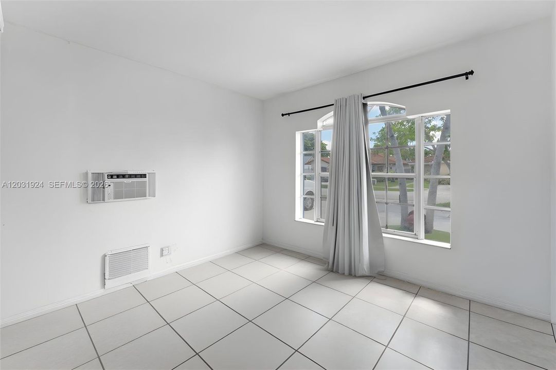 For Sale: $640,000 (3 beds, 2 baths, 1343 Square Feet)