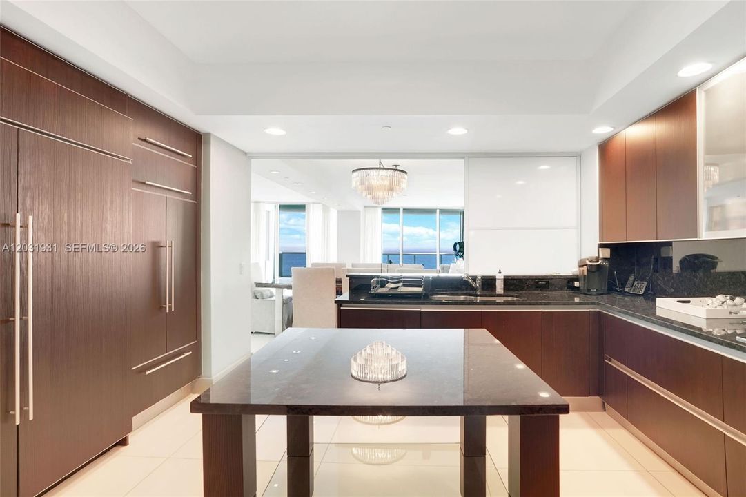 В аренду: $16,000 (3 спален, 3 ванн, 3395 Квадратных фут)