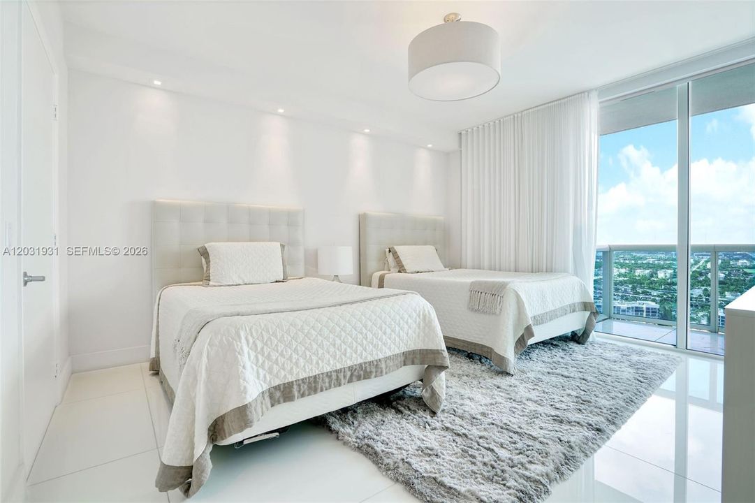 В аренду: $16,000 (3 спален, 3 ванн, 3395 Квадратных фут)