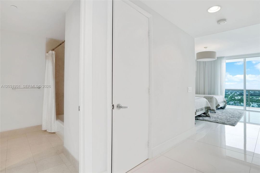 В аренду: $16,000 (3 спален, 3 ванн, 3395 Квадратных фут)