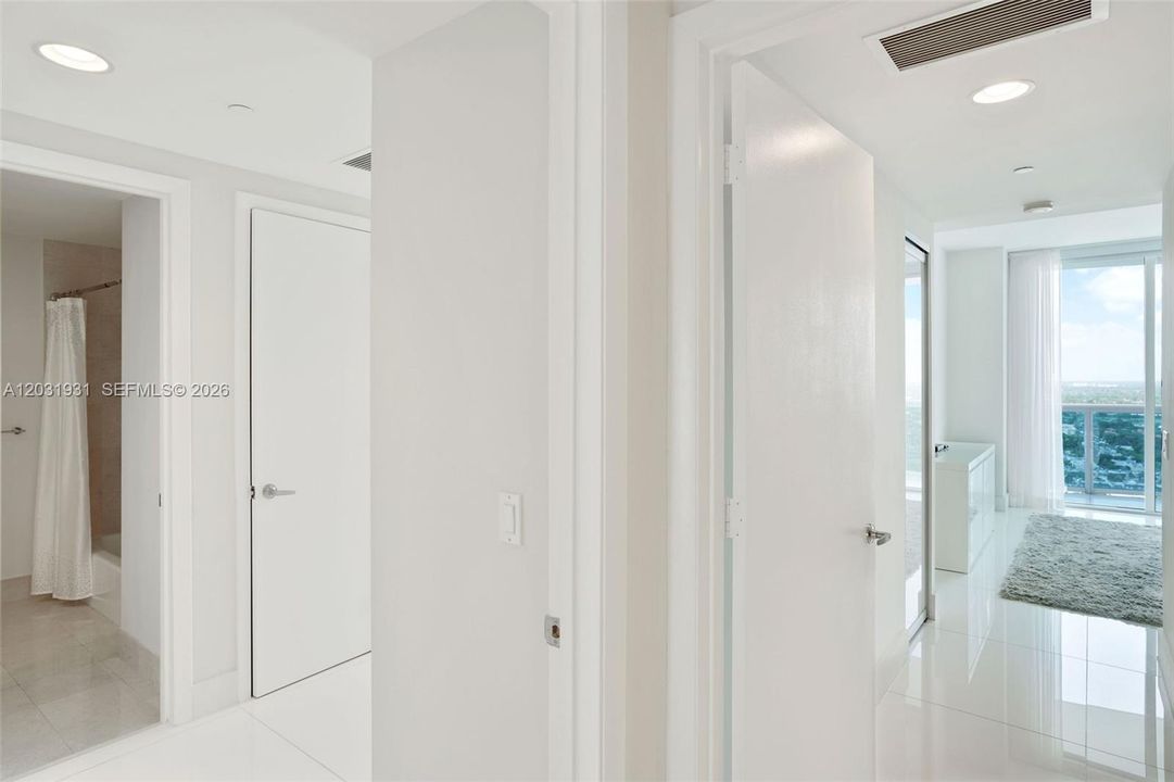 В аренду: $16,000 (3 спален, 3 ванн, 3395 Квадратных фут)
