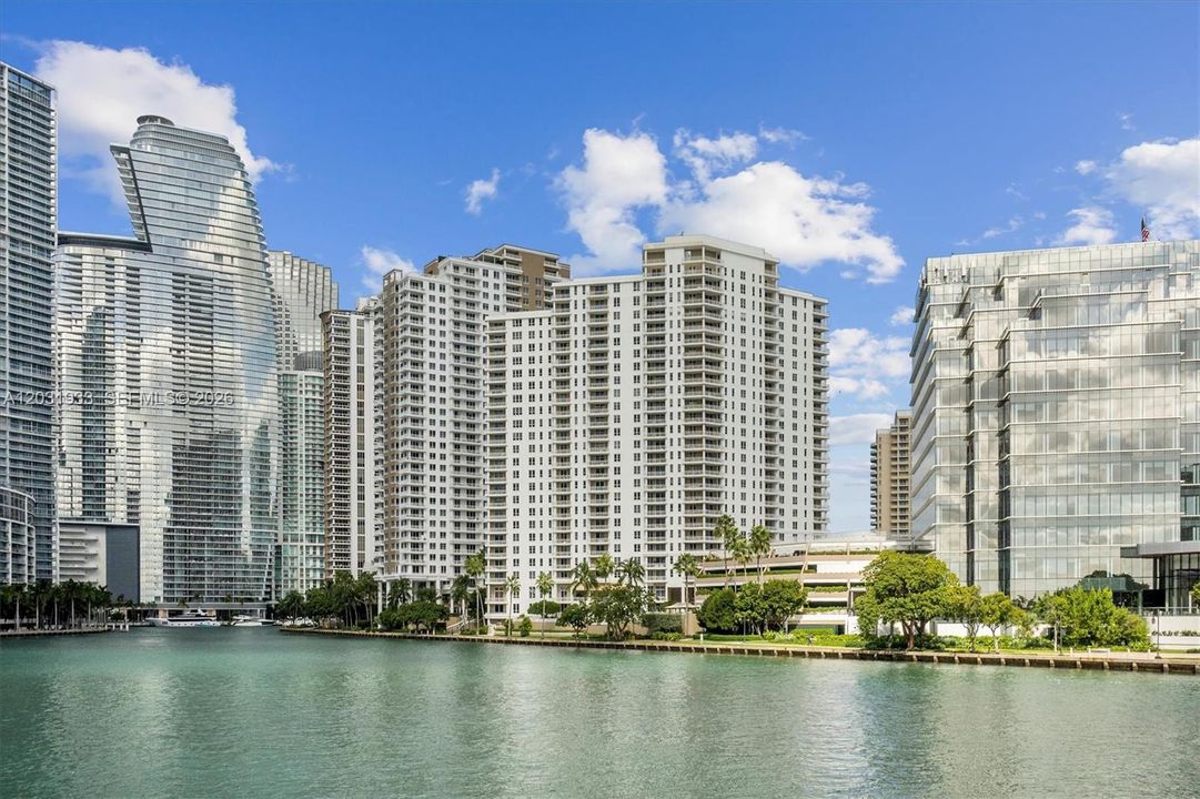 For Rent: $4,400 (2 beds, 2 baths, 1288 Square Feet)
