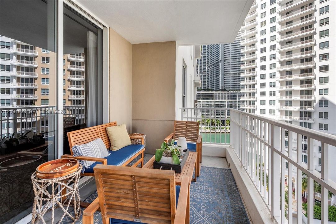 For Rent: $4,400 (2 beds, 2 baths, 1288 Square Feet)