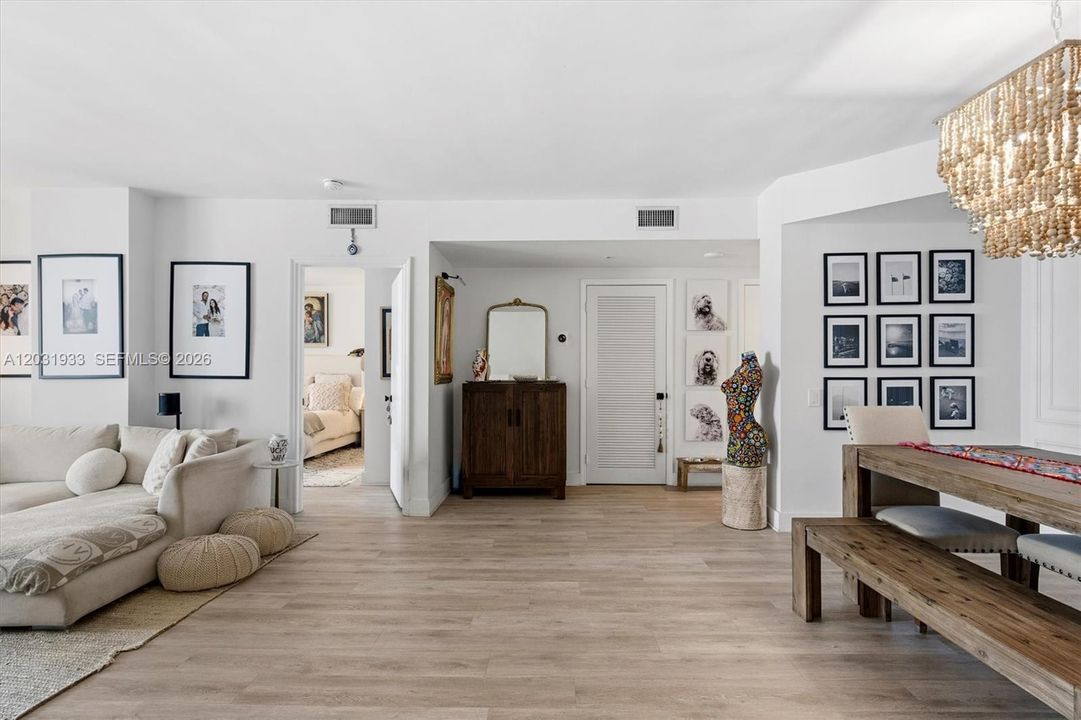 For Rent: $4,400 (2 beds, 2 baths, 1288 Square Feet)