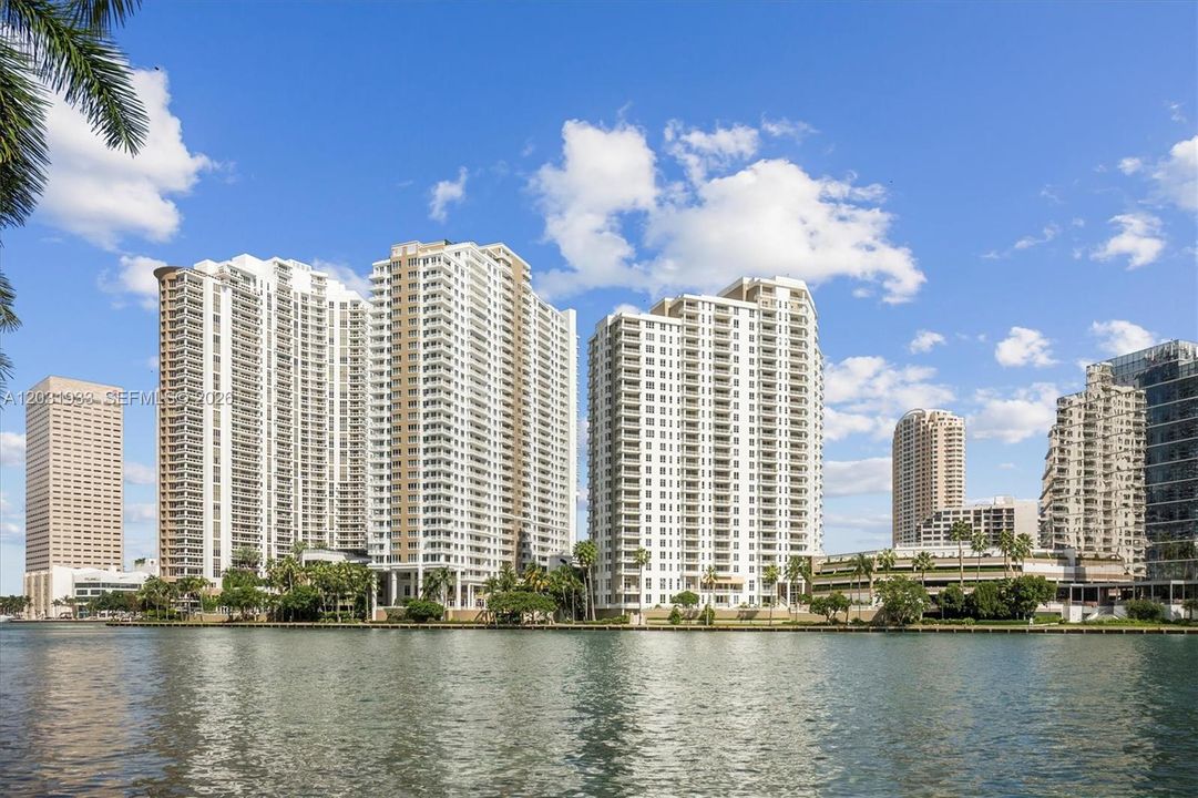For Rent: $4,400 (2 beds, 2 baths, 1288 Square Feet)