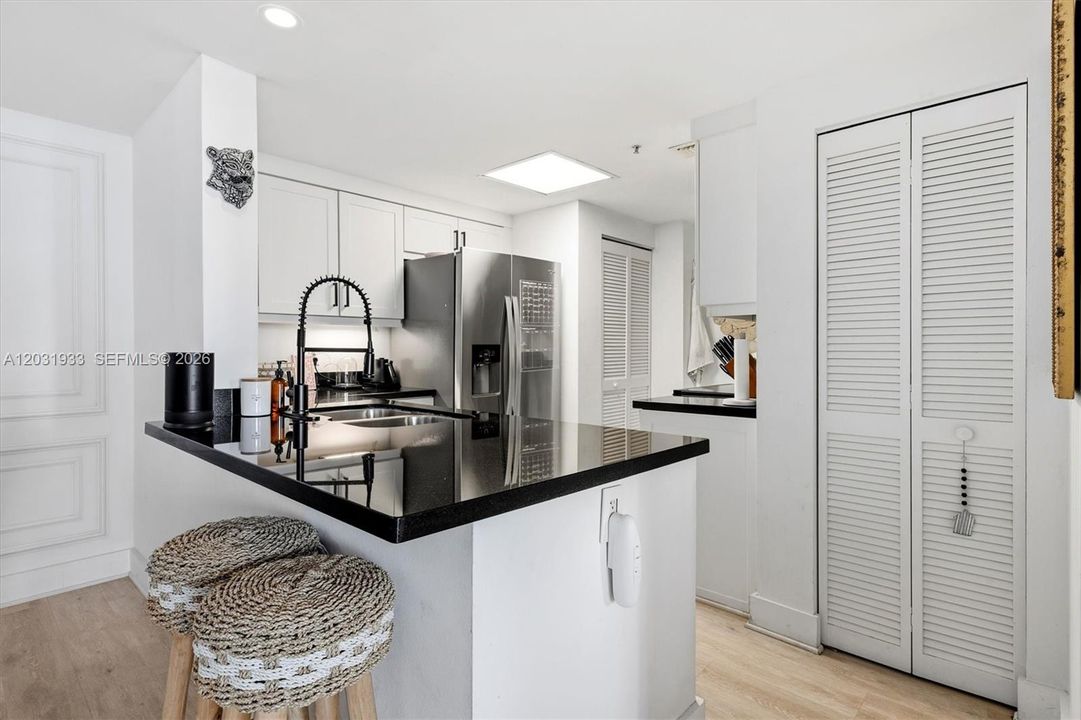 For Rent: $4,400 (2 beds, 2 baths, 1288 Square Feet)
