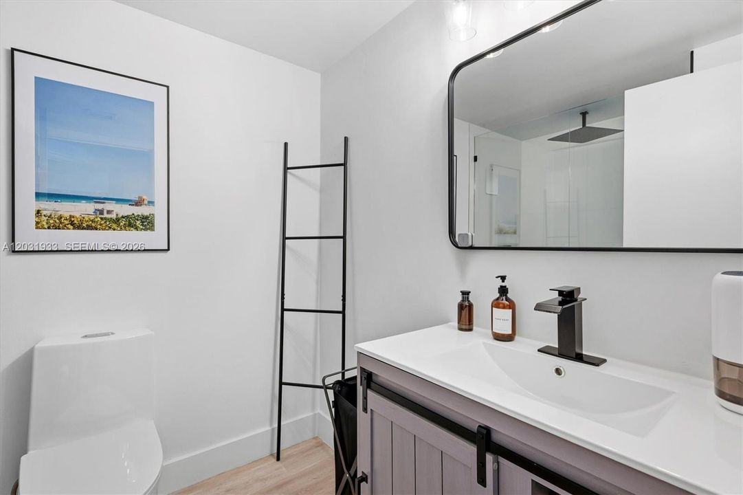 For Rent: $4,400 (2 beds, 2 baths, 1288 Square Feet)