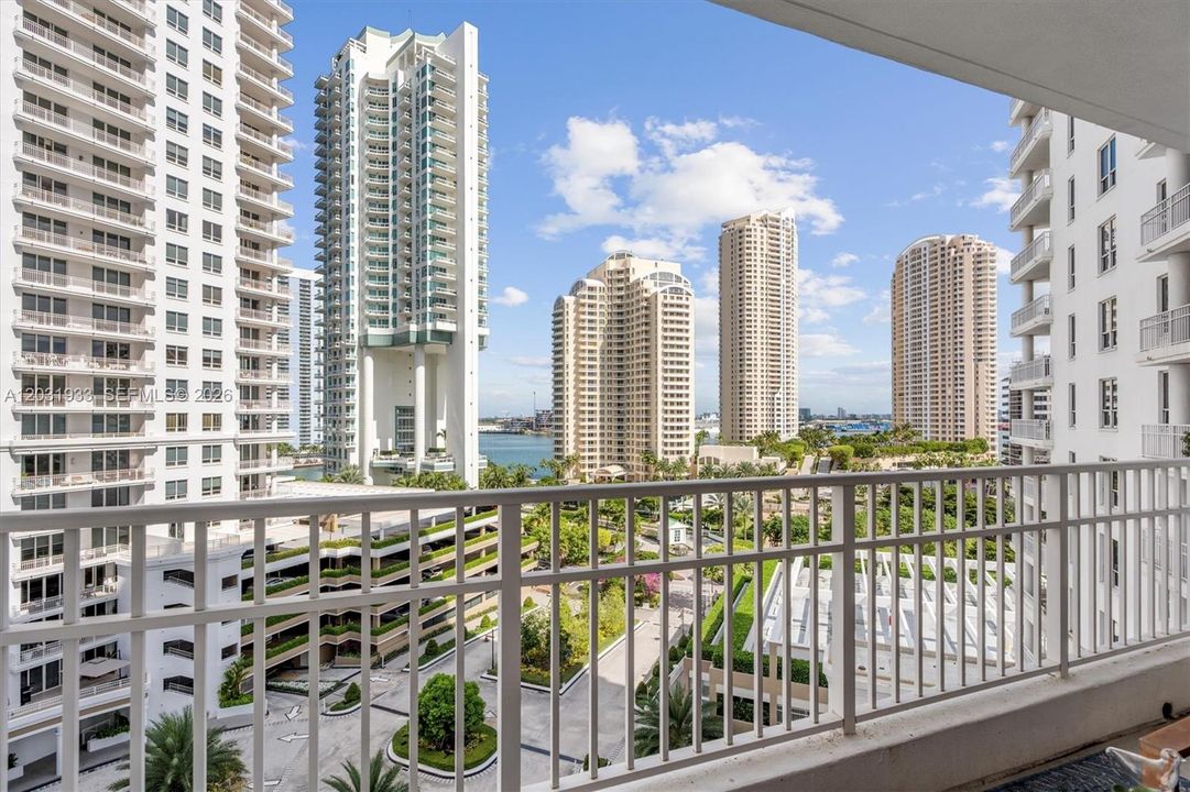 For Rent: $4,400 (2 beds, 2 baths, 1288 Square Feet)