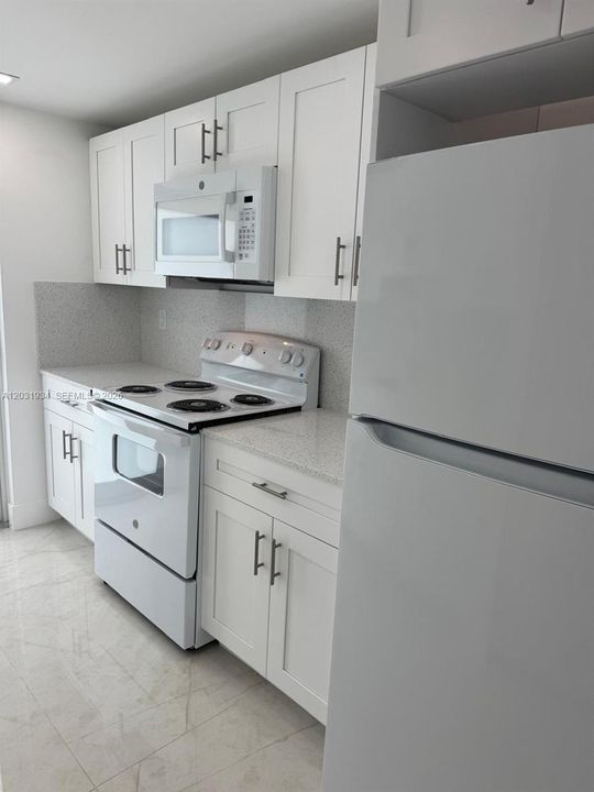 For Rent: $2,850 (2 beds, 1 baths, 750 Square Feet)