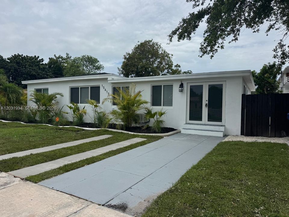 For Rent: $2,850 (2 beds, 1 baths, 750 Square Feet)