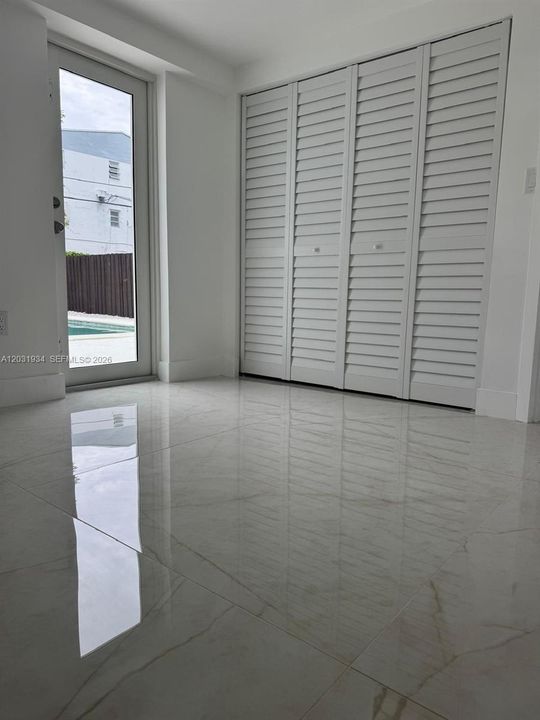 For Rent: $2,850 (2 beds, 1 baths, 750 Square Feet)