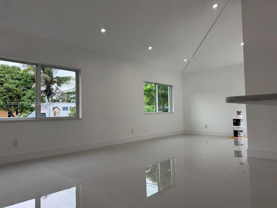 For Rent: $2,995 (3 beds, 2 baths, 1300 Square Feet)