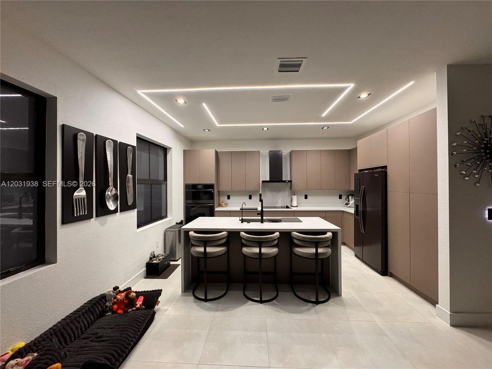 For Sale: $1,395,000 (5 beds, 4 baths, 2751 Square Feet)