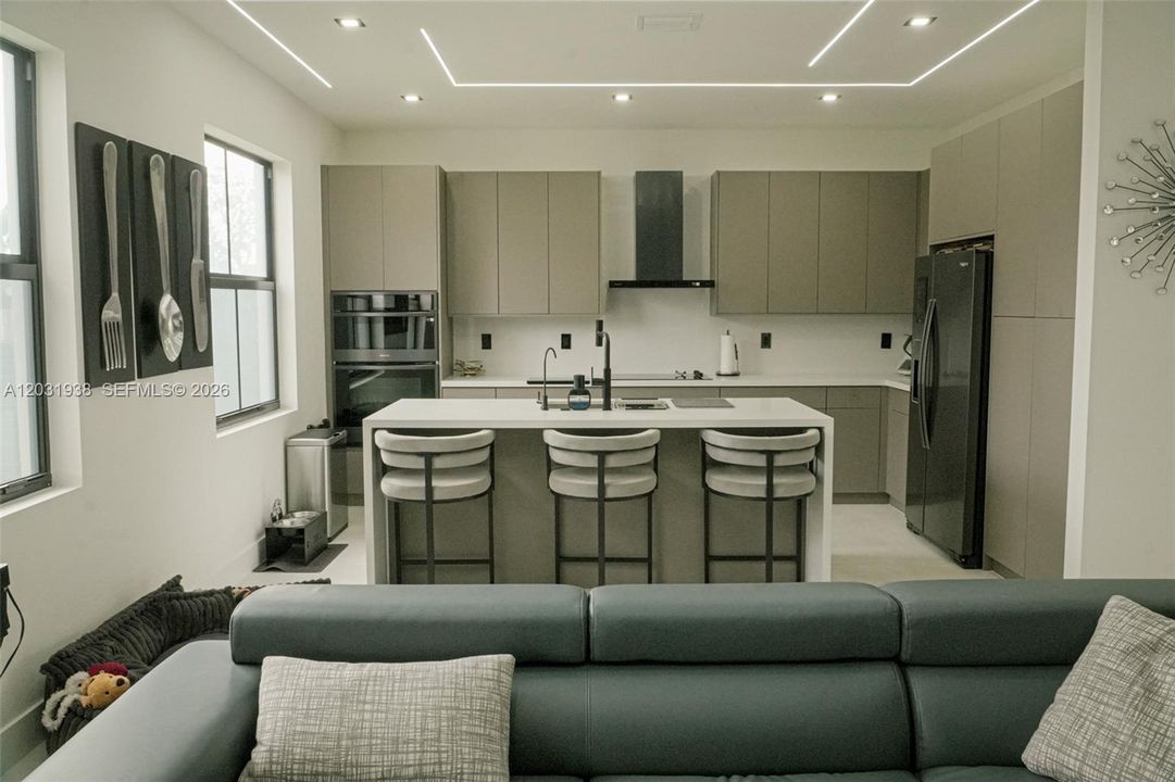 For Sale: $1,395,000 (5 beds, 4 baths, 2751 Square Feet)