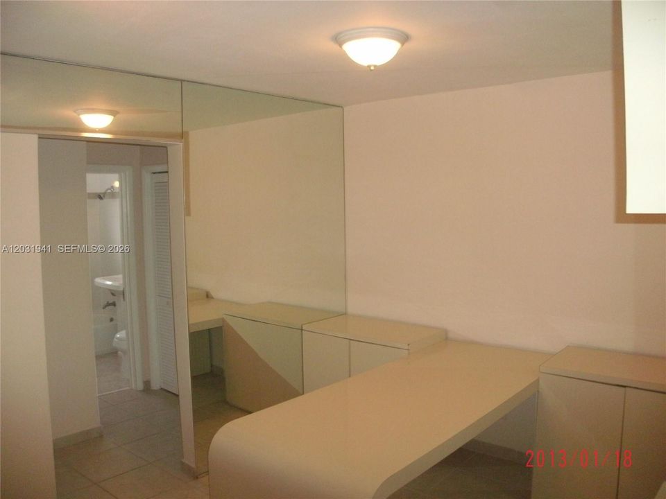 For Rent: $1,600 (1 beds, 1 baths, 640 Square Feet)
