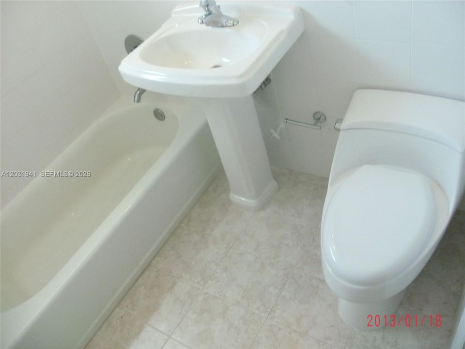 For Rent: $1,600 (1 beds, 1 baths, 640 Square Feet)