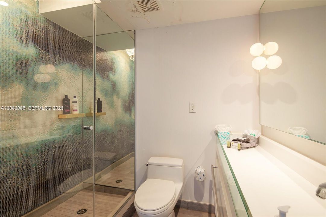 For Sale: $299,000 (0 beds, 1 baths, 530 Square Feet)