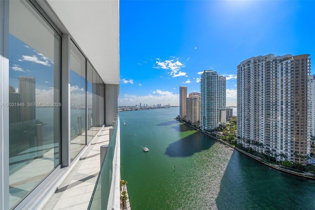 For Sale: $5,095,000 (4 beds, 5 baths, 3536 Square Feet)