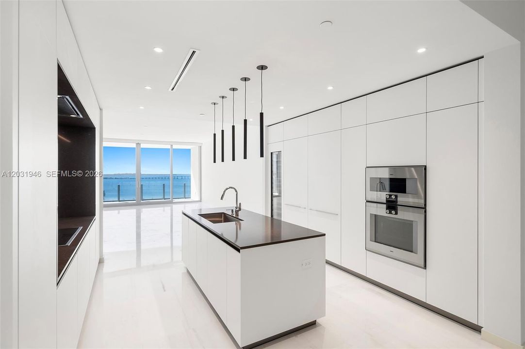 For Sale: $5,095,000 (4 beds, 5 baths, 3536 Square Feet)