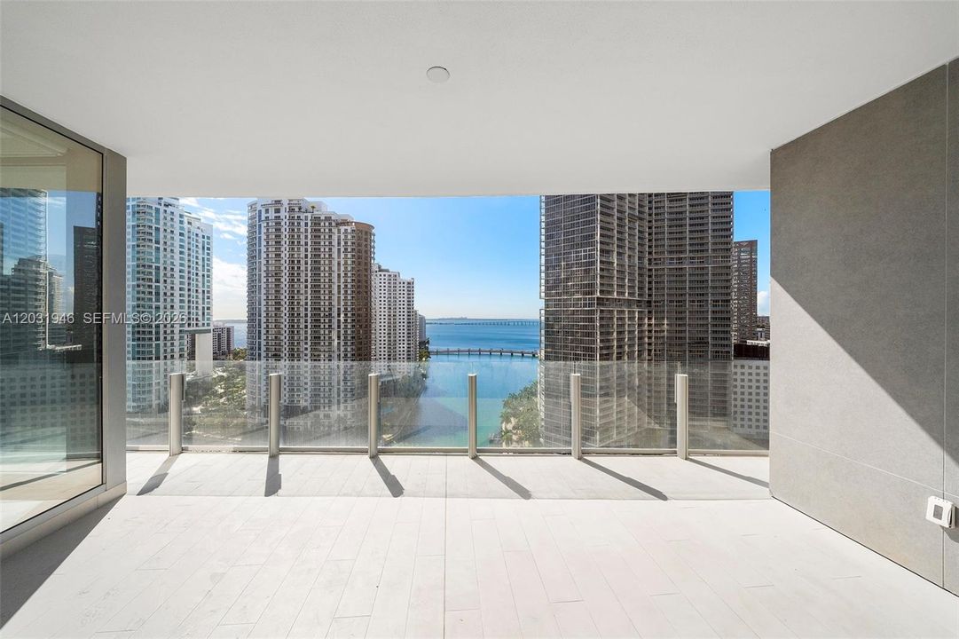 For Sale: $5,095,000 (4 beds, 5 baths, 3536 Square Feet)