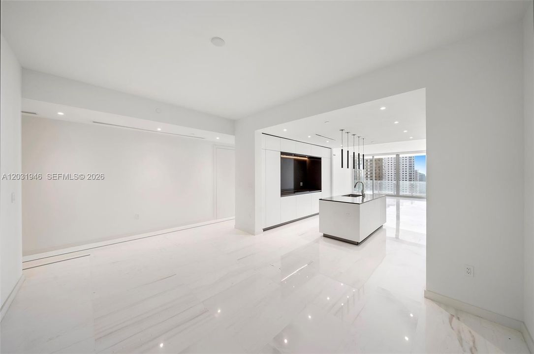 For Sale: $5,095,000 (4 beds, 5 baths, 3536 Square Feet)