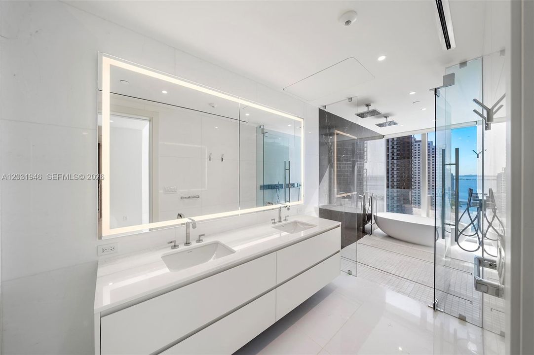 For Sale: $5,095,000 (4 beds, 5 baths, 3536 Square Feet)