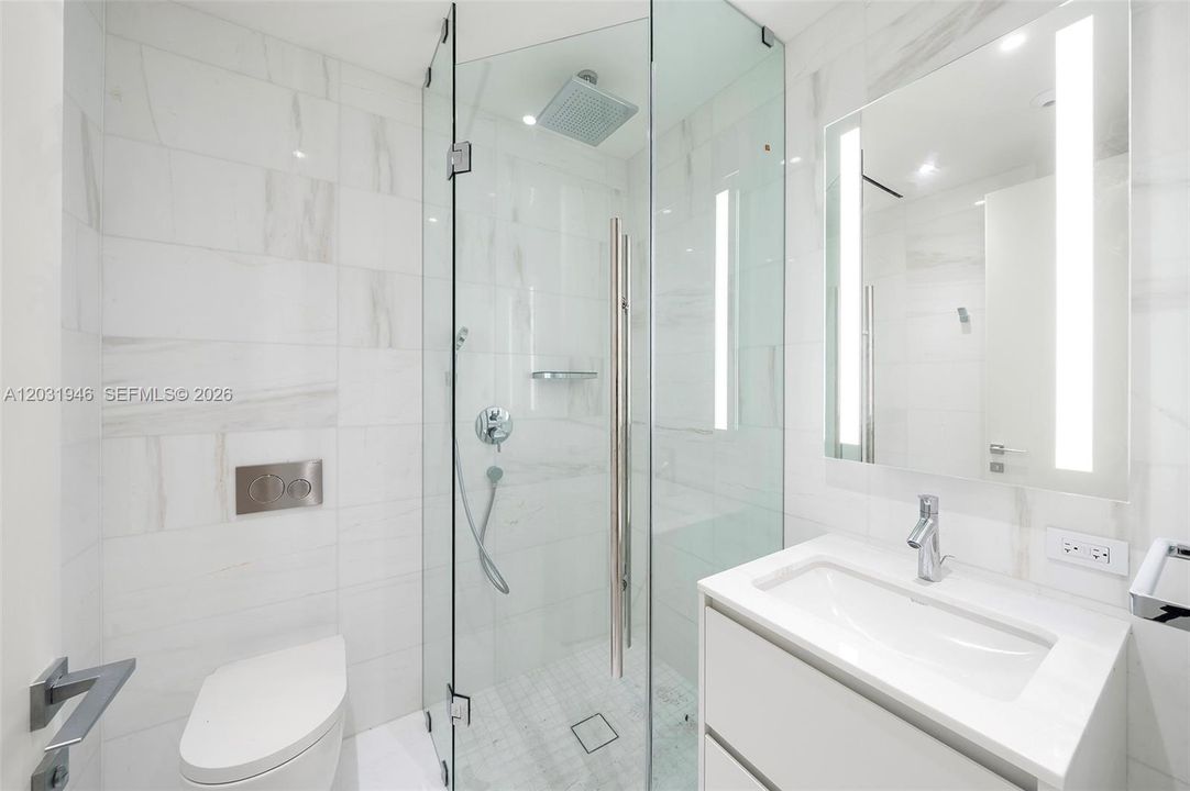 For Sale: $5,095,000 (4 beds, 5 baths, 3536 Square Feet)