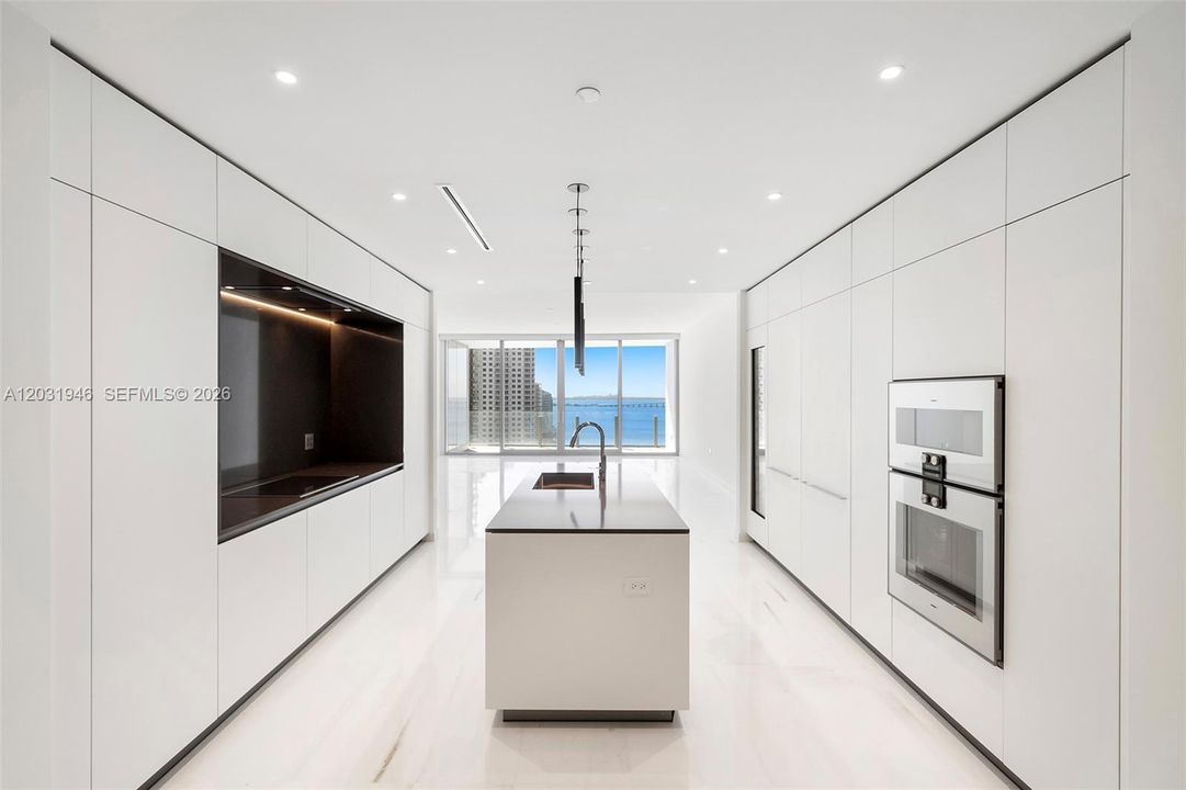 For Sale: $5,095,000 (4 beds, 5 baths, 3536 Square Feet)