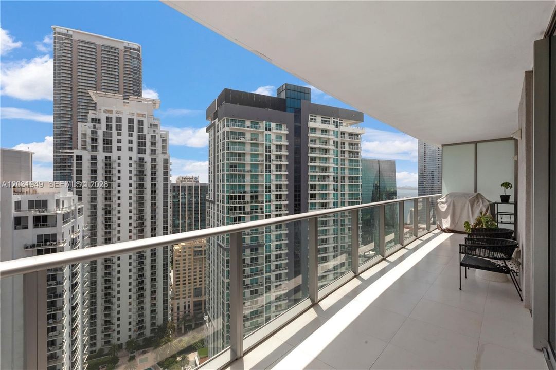 For Sale: $749,000 (2 beds, 2 baths, 1165 Square Feet)