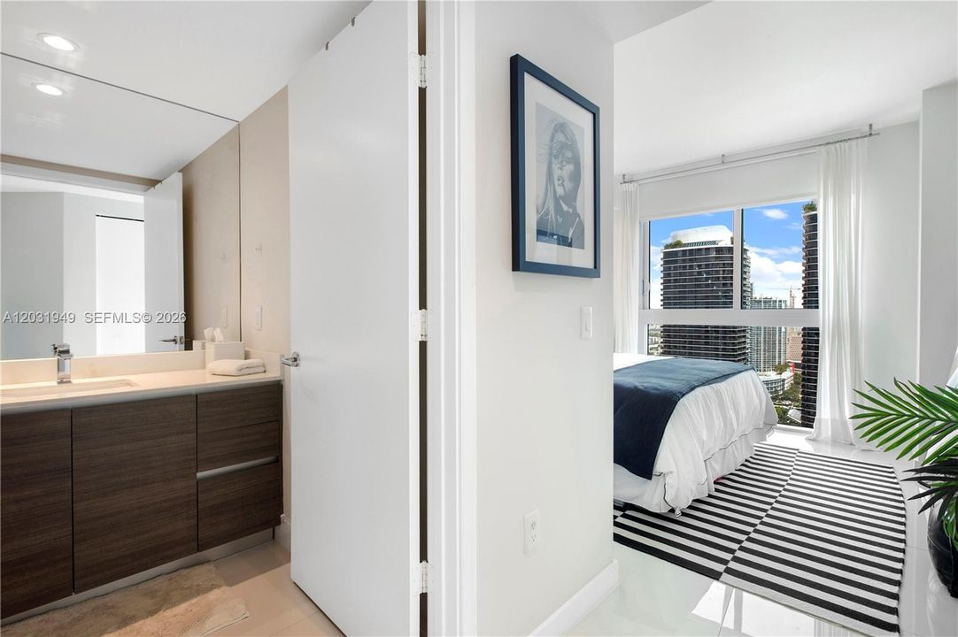 For Sale: $749,000 (2 beds, 2 baths, 1165 Square Feet)