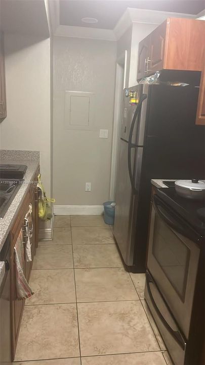 For Rent: $2,300 (2 beds, 2 baths, 947 Square Feet)